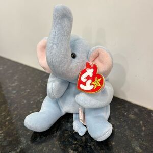 Ty Beanie Baby Peanut the Light Blue Elephant! (9 inch) with ear tag